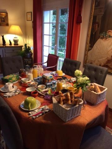 Bed and Breakfast Clos Du Bourg Saint-Cyr-en-Val Екстер'єр фото